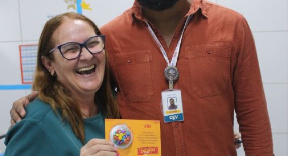 Colaboradores recebem doces na Páscoa