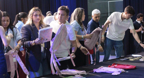 Grupo CEV promove ação solidária com entrega de kits escolares ao CRIA