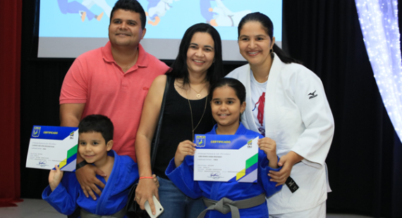 Judô: troca de faixa movimenta alunos do Infantil e Fundamental I