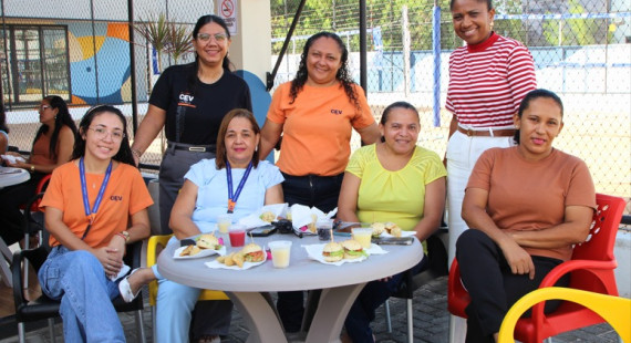 Mês das Mães: café da manhã especial celebra colaboradoras do Grupo CEV