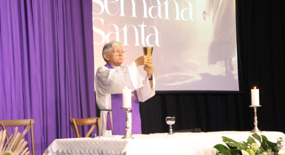 Missa da Semana Santa reúne comunidade escolar no Grupo CEV